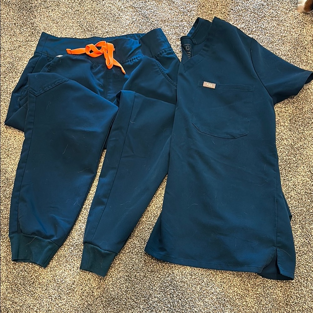 FIGS Deep Reef Joggers and Top